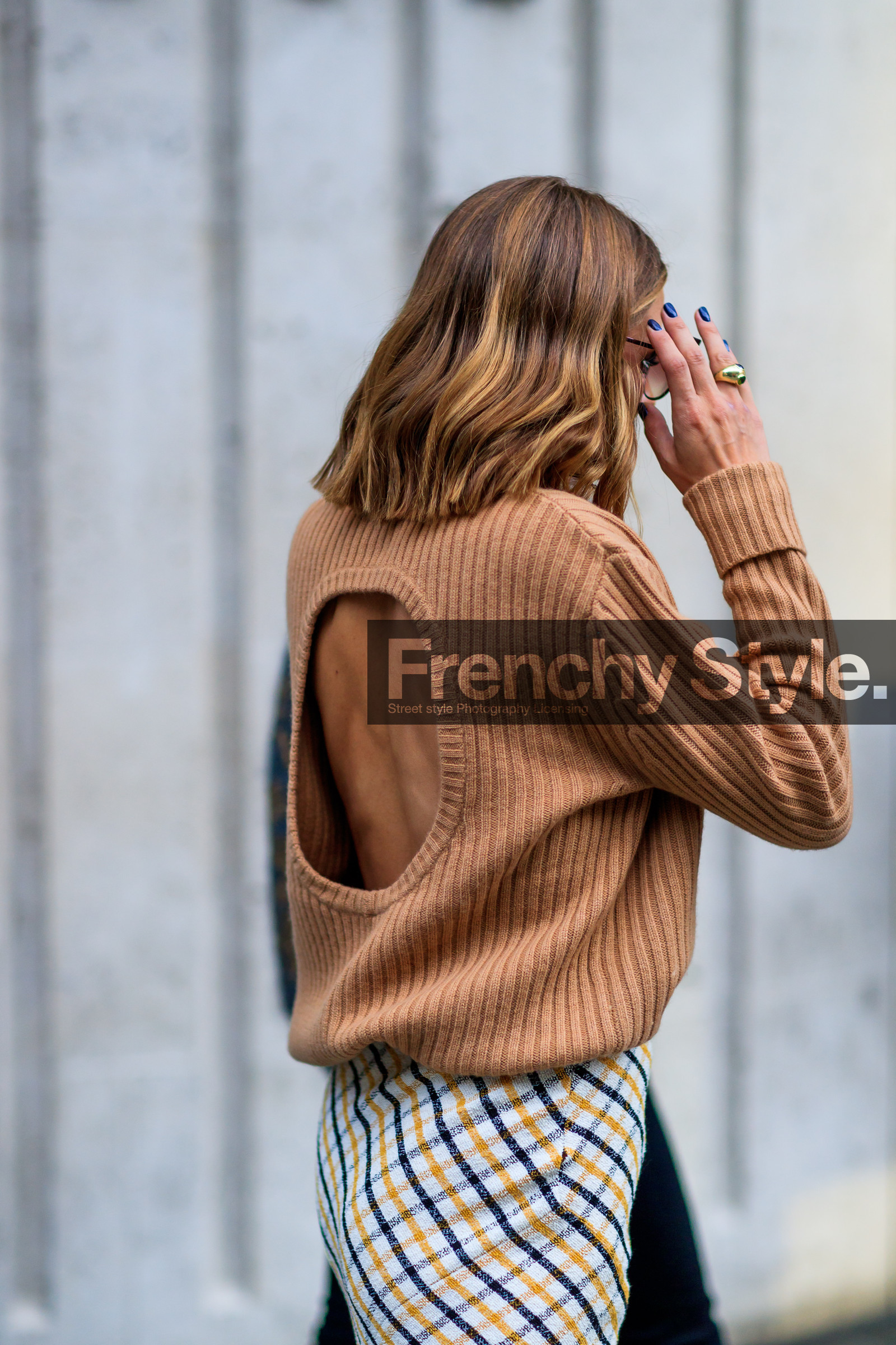 atmosphere details, camel sweater, checked skirt, detail, fashion week, frenchystyle, FW, graphic skirt, jonathan paciullo, LFW, LONDON, olivia palermo, open back, plaid, printed skirt, rings, SPRING SUMMER 2018, SS 18, street style, vertical