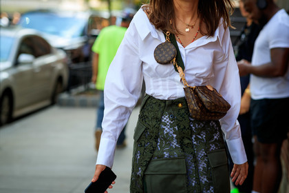 brown bag, green skirt, high waist, lace, leather bag, louis vuitton, monogram, necklace, see through, white shirt, street style, jonathan paciullo, FW, frenchystyle, fashion week, NEW YORK, NYFW, SPRING SUMMER 2020, SS 20, horizontal, atmosphere details, detail