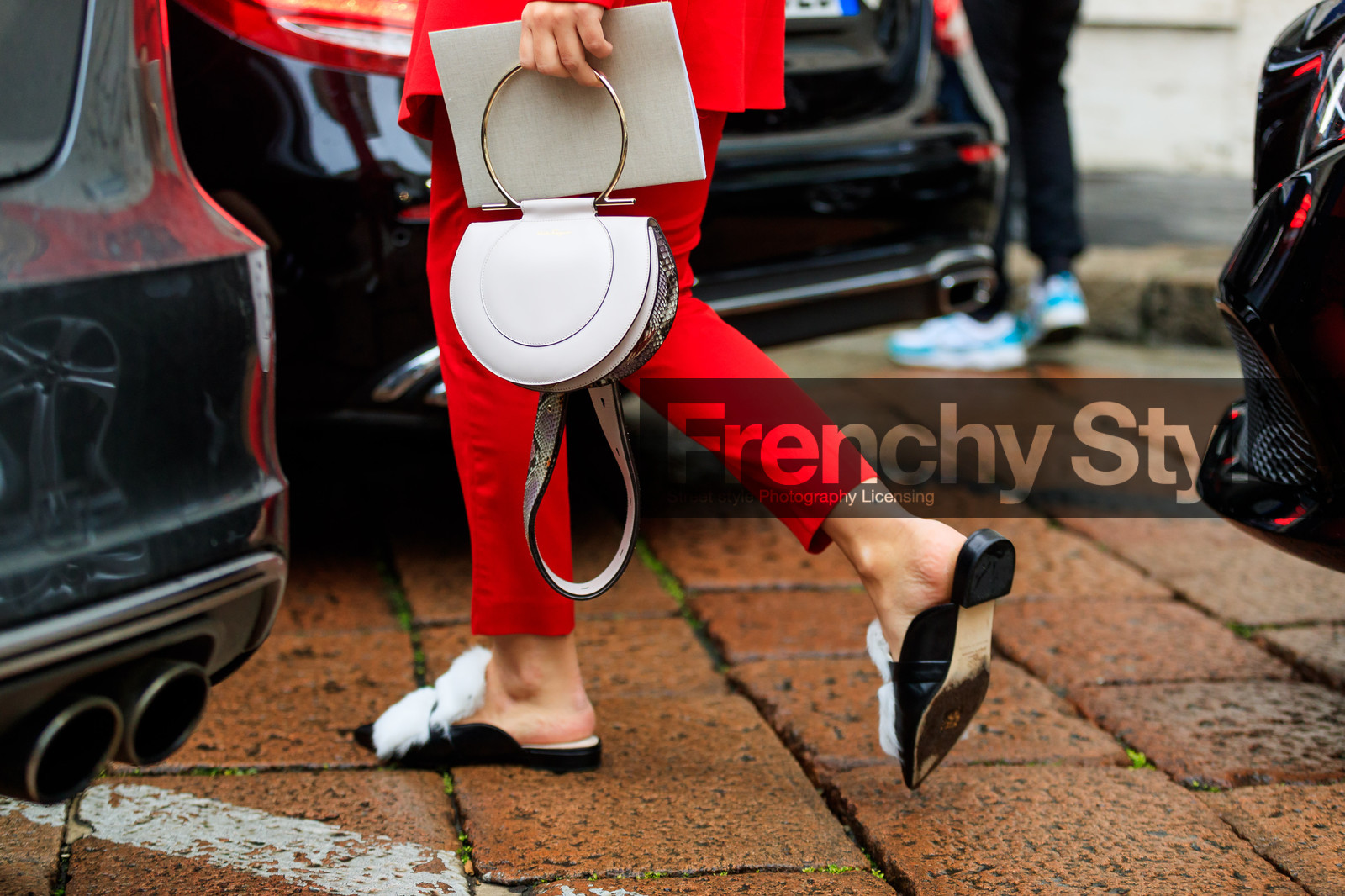 black and white shoes, leather bag, leather shoes, red pants, salvatore ferragamo, trousers, fashion week, frenchystyle, FW, jonathan paciullo, street style, MFW, MILAN, AUTUMN WINTER 2018-2019, FALL WINTER 2018-2019, FW 18-19, horizontal, atmosphere details