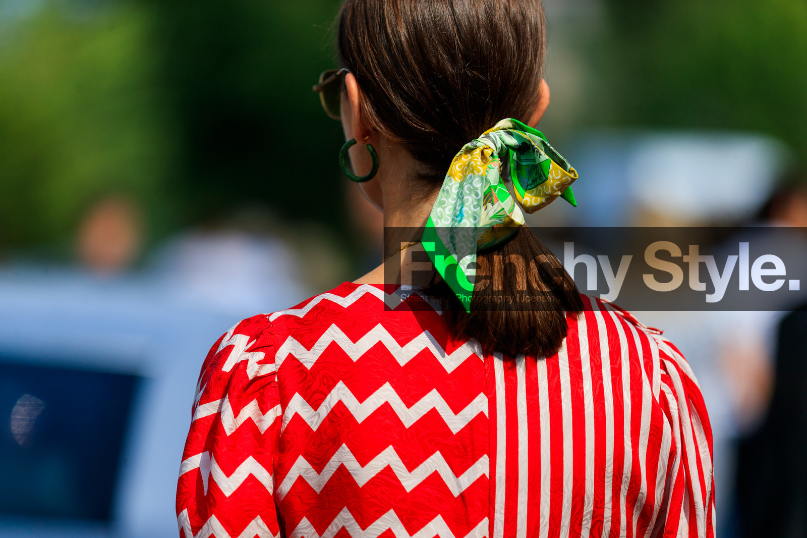 earrings, emily zak, geometric, graphic dress, green scarf, printed dress, red dress, street style, jonathan paciullo, FW, frenchystyle, fashion week, MFW, MILAN, SPRING SUMMER 2019, SS 19, atmosphere details, horizontal, detail