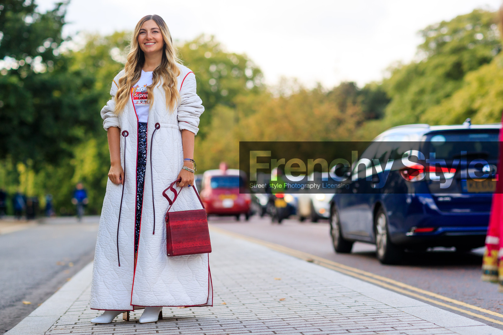 atmosphere details, fashion week, frenchystyle, full length, FW, high heels, horizontal, jonathan paciullo, leather bag, leather shoes, LFW, LONDON, nasiba adilova, red bag, SPRING SUMMER 2018, SS 18, street style, supreme, white boots, white coat