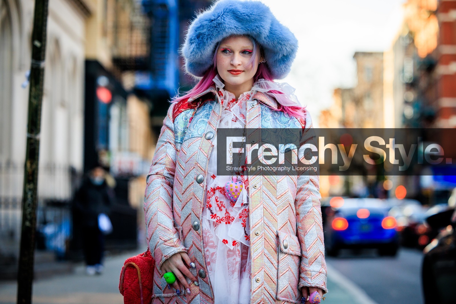 fluffy hat, funky look, green ring, funky makeup, pink hair, blue hat, furry hat, printed coat, multicolor coat, transparent longdress, pink shoes, pink coat, fluffy handbag, lace dress, english broderies dress, red handbag, pink necklace, heart necklace, pendant necklace, fashion week, frenchystyle, FW, jonathan paciullo, street style, NYFW, NEW YORK, AUTUMN WINTER 2022-2023, FALL WINTER 2022_2023, FW 22-23, atmosphere details, horizontal