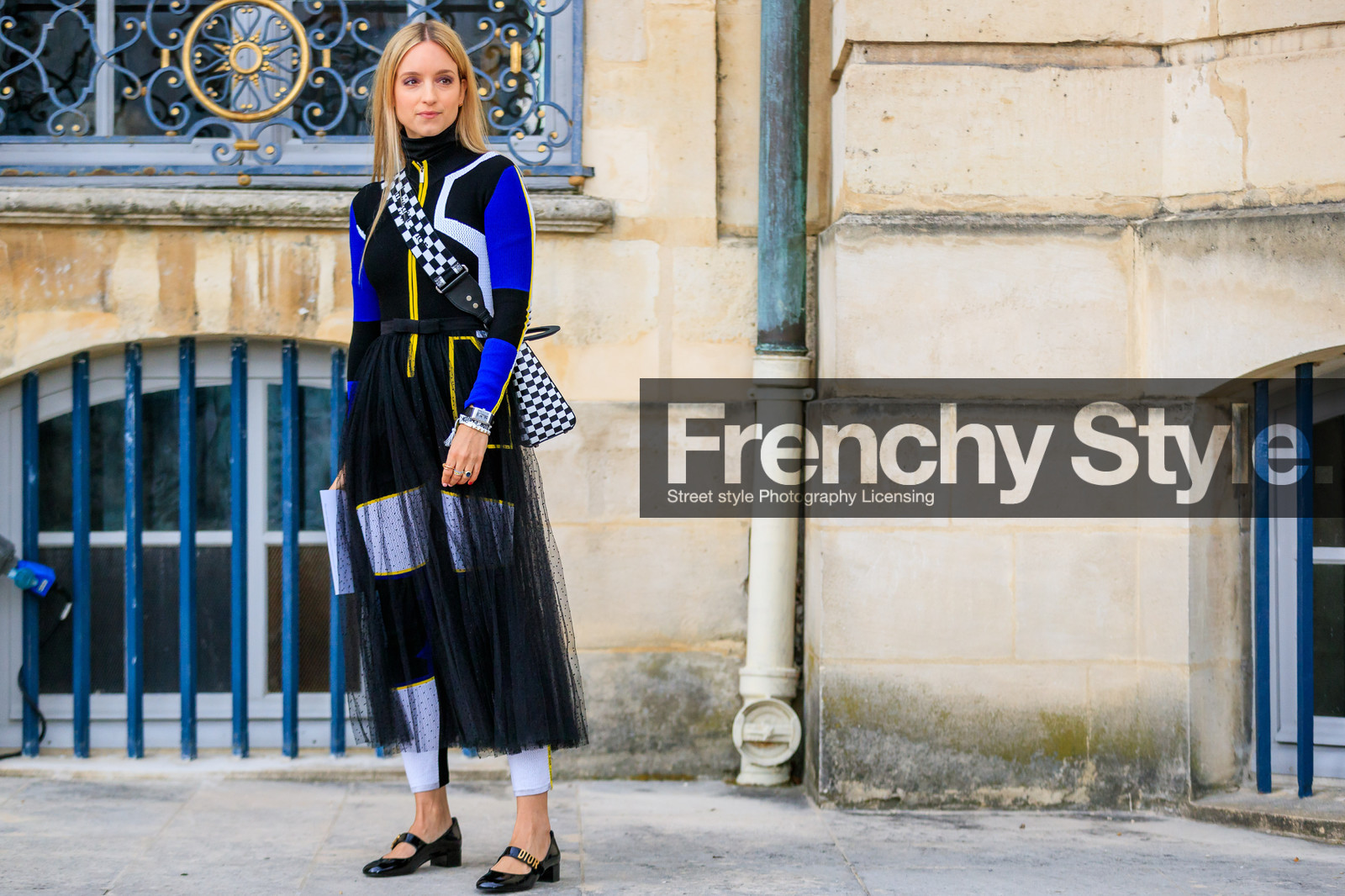 black, black and white bag, black shoes, black skirt, blue, checked, christian dior, gingham, graphic bag, graphic jumpsuit, graphic pants, leather bag, leather shoes, plaid, printed bag, printed jumpsuit, printed pants, satin stitch, trousers, white, yellow, fashion week, frenchystyle, FW, jonathan paciullo, street style, PFW, PARIS, AUTUMN WINTER 2018-2019, FALL WINTER 2018-2019, FW 18-19, horizontal, atmosphere details, full length, Charlotte Groeneveld
