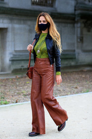 alexia niedzielski, brown leather pants, green pullover, used pullover, louis vuitton pullover, black leather bombers, black leather jacket, zipped jacket, flare pants, openwork pullover, covid face mask, fashion week, frenchystyle, FW, jonathan paciullo, street style, PFW, PARIS, SPRING SUMMER 2021, SS 21, vertical, full length