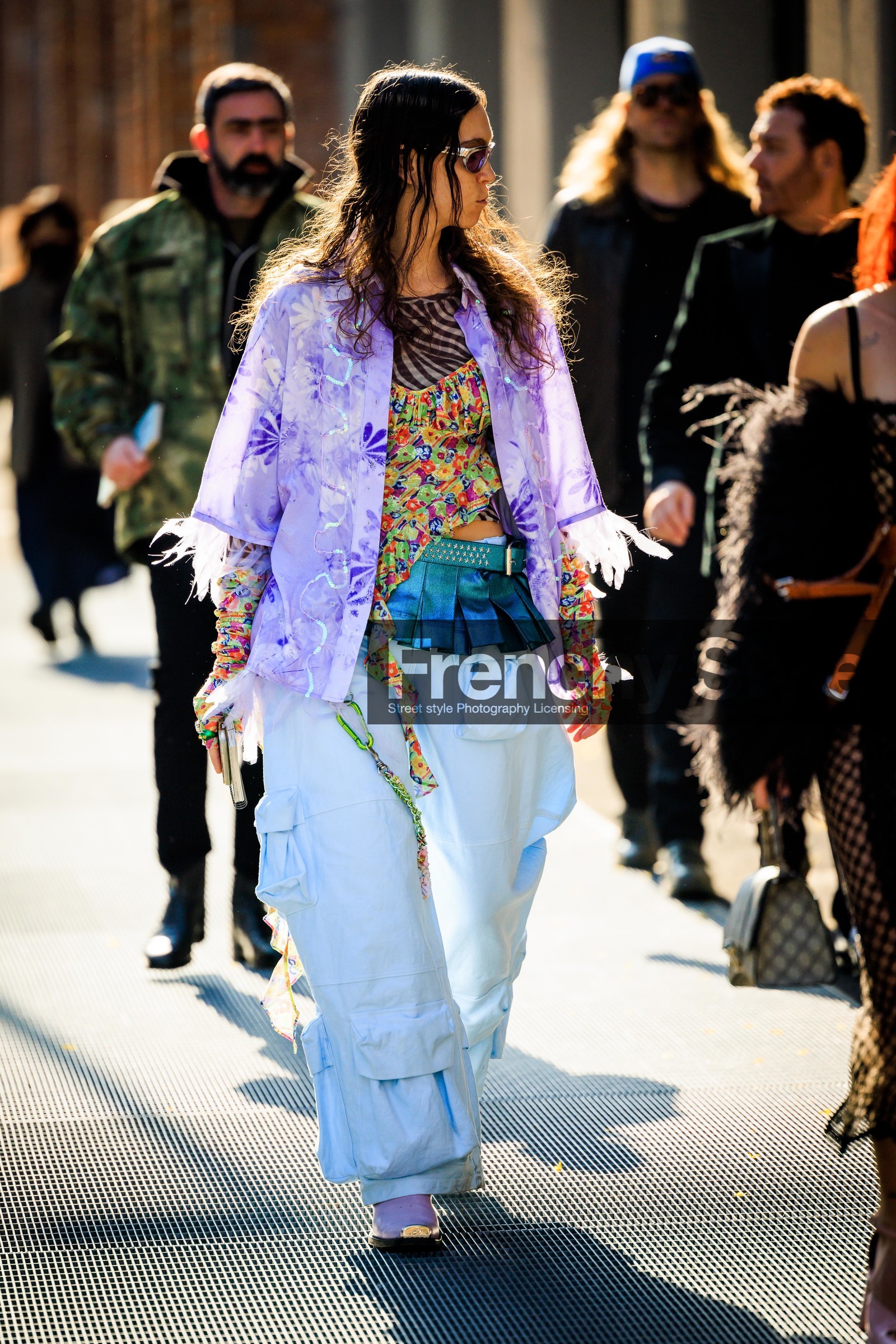 multicolor look, collina strada, purple shirt, printed shirt, multicolor tank top, printed tank top, printed second skin, brown second skir, silver sunglasses, cargo pants, baggy pants, blue trousers, pink boots, blue belt, studs belt, pleated belt, multicolor mittens, flowers mittens, street style, jonathan paciullo, FW, frenchystyle, fashion week, MFW, MILAN, FALL WINTER 2022_2023, AUTUMN WINTER 2022-2023, FW 22-23, vertical, full length