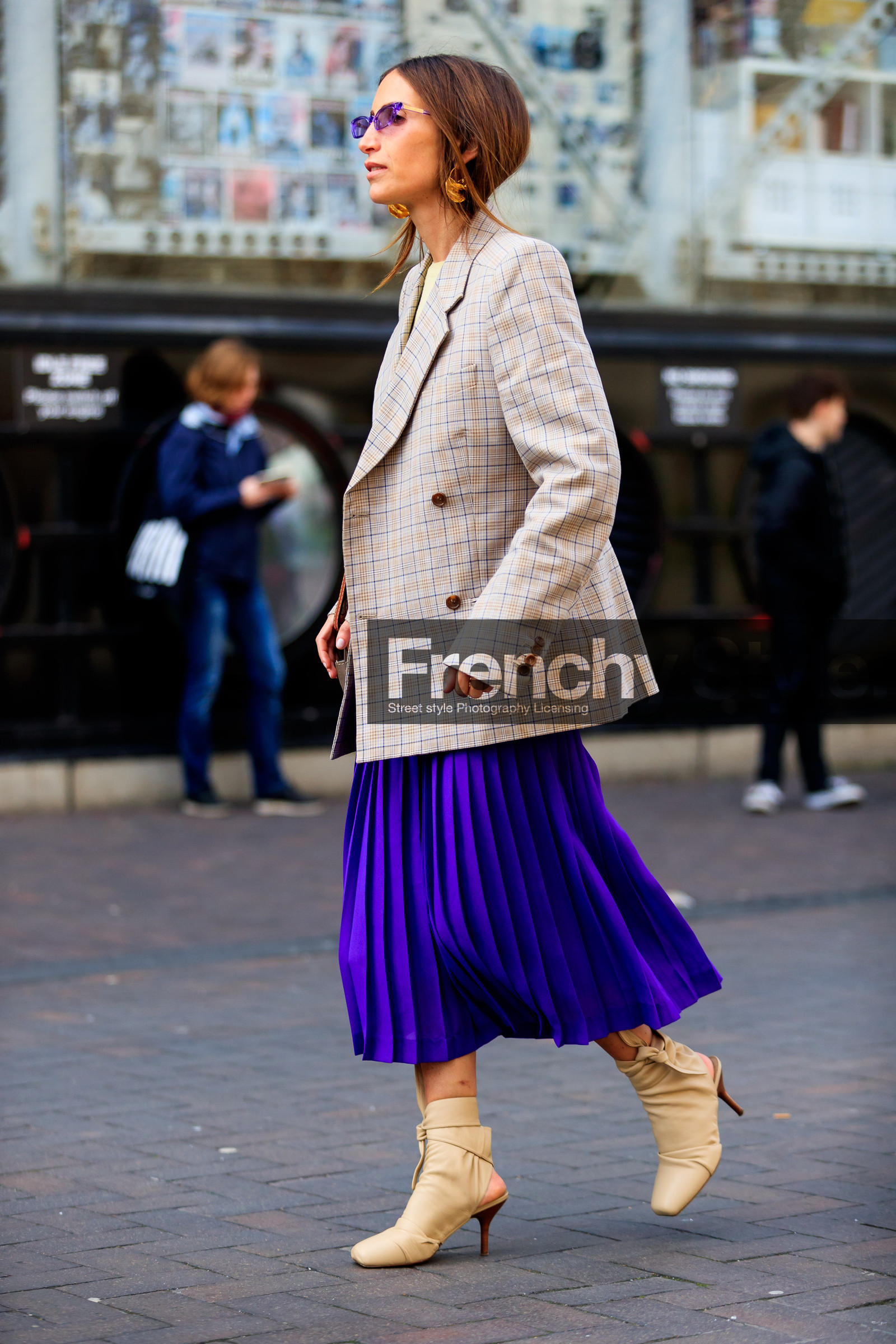 beige boots, beige jacket, checked, graphic jacket, high heels, leather shoes, plaid, pleated skirt, printed jacket, purple skirt, sunglasses, street style, jonathan paciullo, FW, frenchystyle, fashion week, LFW, LONDON, AUTUMN WINTER 2018-2019, AW 18-19, FALL WINTER 2018-2019, FW 18-19, vertical, full length, chloe loulou de saison