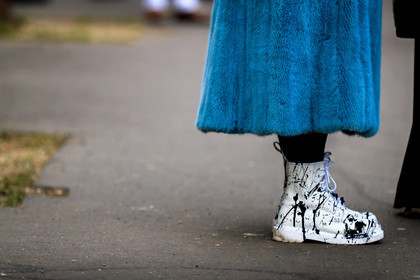 blue fur coat, leather shoes, paint, white boots, fashion week, frenchystyle, FW, jonathan paciullo, street style, PFW, PARIS, AUTUMN WINTER 2018-2019, FALL WINTER 2018-2019, FW 18-19, horizontal, atmosphere details