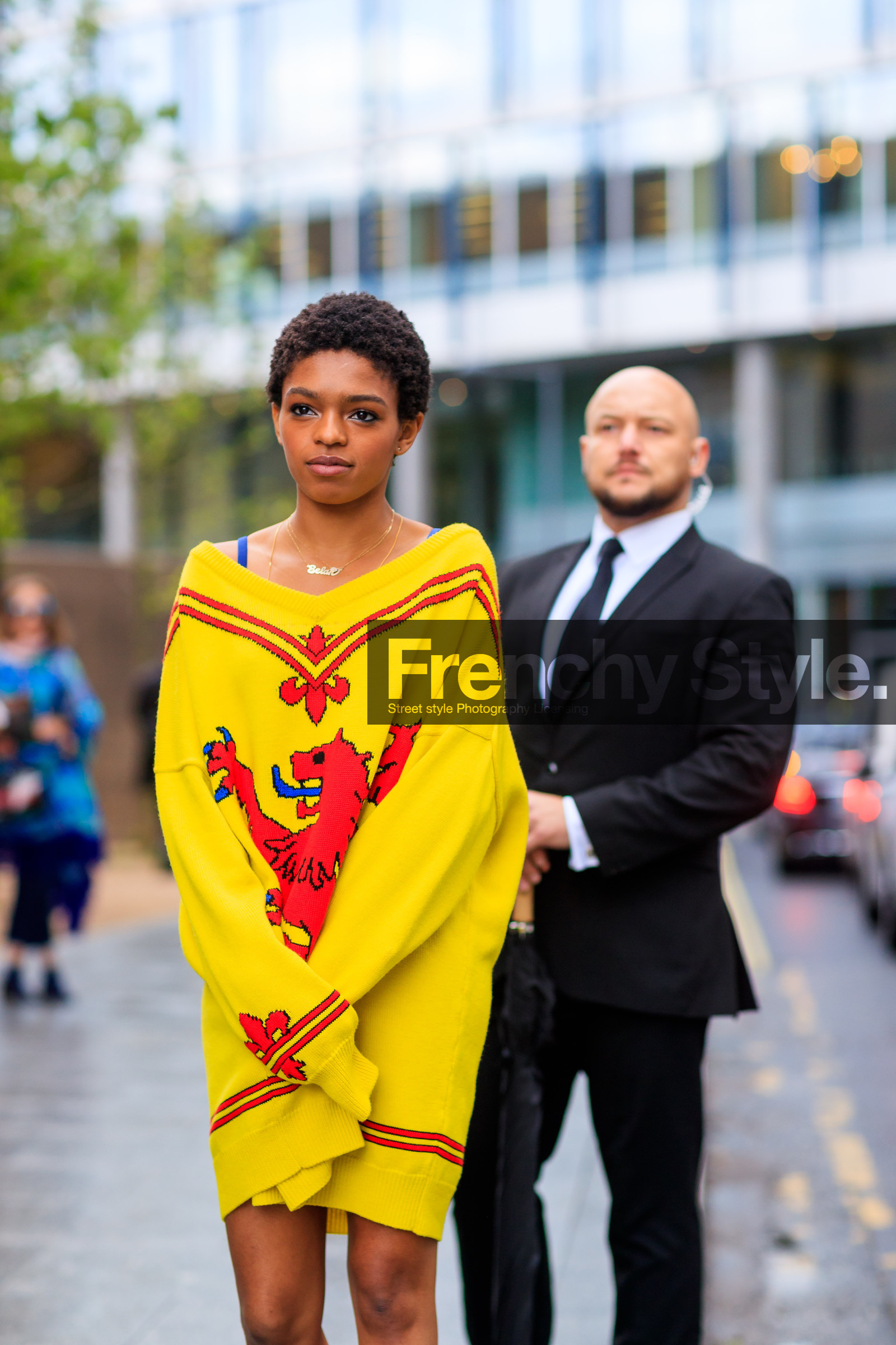 atmosphere details, detail, fashion week, frenchystyle, FW, jonathan paciullo, LFW, LONDON, printed sweater, selah marley, SPRING SUMMER 2018, SS 18, street style, sweater dress, vertical, yellow sweater