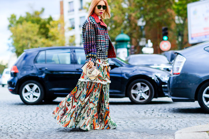 atmosphere details, beige bag, detail, dyed hair, fashion week, floral, flower, frenchystyle, FW, horizontal, jonathan paciullo, leather bag, multicolor jacket, PARIS, PFW, pink hair, pleated skirt, printed skirt, SPRING SUMMER 2017, SS 17, street style, studded bag, sunglasses, tweed jacket, valentino