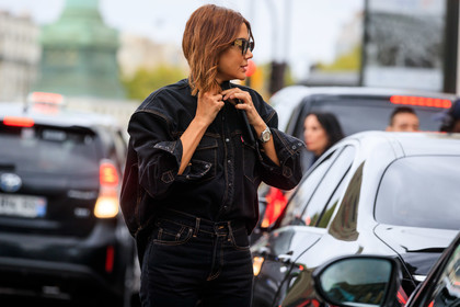 Christine Centenera, denim, denim shirt, denim total look, black shirt, black jeans, levis jeans, levis shirt, scale sunglasses, black total look, fashion week, frenchystyle, FW, jonathan paciullo, street style, SPRING SUMMER 2020, SS 20, PFW, PARIS, horizontal, atmosphere details, detail