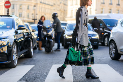 asymetric, black belt, black shoes, blazer, checked, graphic jacket, graphic skirt, green bag, green skirt, green socks, grey jacket, leather bag, leather belt, leather shoes, loewe, plaid, printed jacket, printed skirt, suede bag, tartan, street style, jonathan paciullo, FW, frenchystyle, fashion week, PFW, PARIS, AUTUMN WINTER 2018-2019, FALL WINTER 2018-2019, FW 18-19, horizontal, atmosphere details, reese blutstein