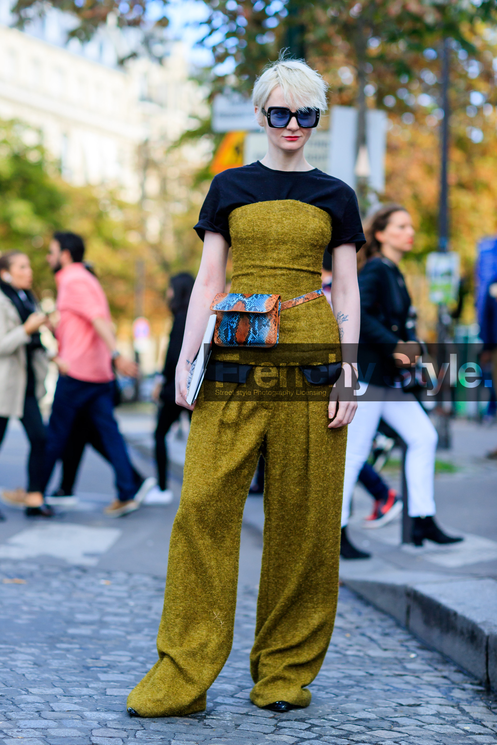 black t shirt, bustier top, fanny pack, fashion week, frenchystyle, full length, FW, jonathan paciullo, leather bag, PARIS, PFW, snake print, SPRING SUMMER 2017, SS 17, street style, sunglasses, trousers, vertical, wide pants, yellow pants, yellow top