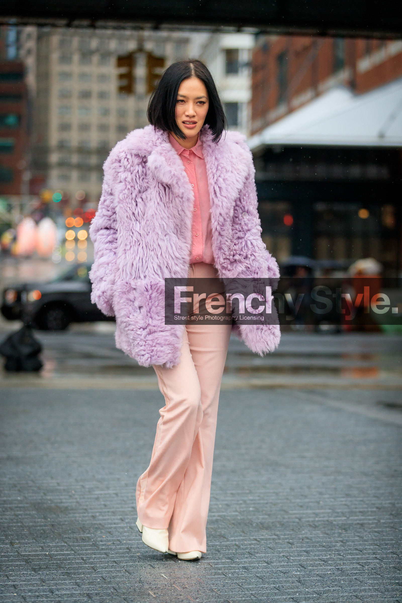 fur jacket, high heels, leather shoes, pink fur, pink jacket, pink pants, pink shirt, trousers, white shoes, street style, jonathan paciullo, FW, frenchystyle, fashion week, NYFW, NEW YORK, AUTUMN WINTER 2018-2019, AW 18-19, FALL WINTER 2018-2019, FW 18-19, vertical, full length, Tiffany Hsu