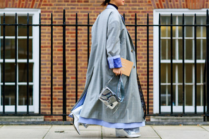grey coat, high heels, leather bag, leather shoes, off white, silver bag, white shoes, street style, jonathan paciullo, FW, frenchystyle, fashion week, LFW, LONDON, AUTUMN WINTER 2018-2019, AW 18-19, FALL WINTER 2018-2019, FW 18-19, horizontal, atmosphere details, detail, maiko shibata