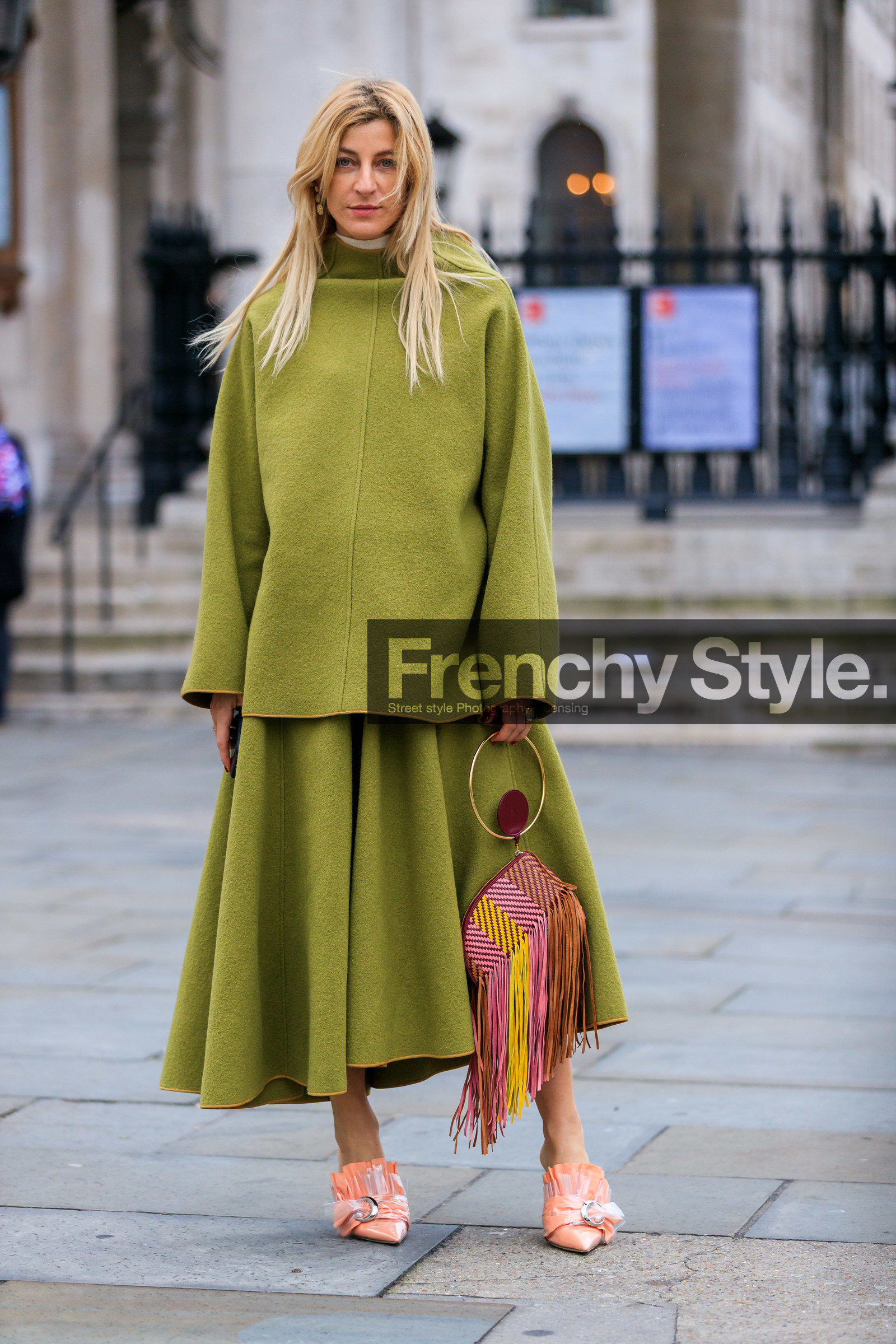 ada kokosar, fringes, graphic bag, green skirt, green top, high heels, leather bag, leather shoes, pink bag, pink shoes, printed bag, LONDON, LFW, fashion week, frenchystyle, FW, jonathan paciullo, street style, AUTUMN WINTER 2019-2020, AW 19-20, FW 19-20, FALL WINTER 2019-2020, vertical, full length