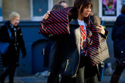 black jacket, black perfecto, black scarf, black skirt, graphic jacket, leather jacket, leather perfecto, printed jacket, printed t shirt, stripes, white t shirt, street style, jonathan paciullo, FW, frenchystyle, fashion week, LFW, LONDON, AUTUMN WINTER 2018-2019, AW 18-19, FALL WINTER 2018-2019, FW 18-19, horizontal, atmosphere details, detail