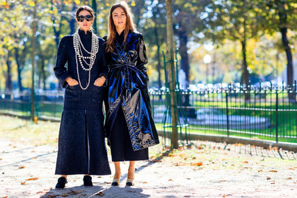 atmosphere details, beige shoes, black coat, black shoes, chanel, detail, fashion week, frenchystyle, FW, gilda ambrosio, Giorgia Tordini, high heels, horizontal, jonathan paciullo, leather coat, leather shoes, long coat, navy coat, necklace, PARIS, pearls, PFW, SPRING SUMMER 2017, SS 17, street style, sunglasses, varnished leather coat, wool coat