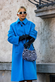 bag, black and white, black glooves, blue coat, Caroline Daur, coat, color, glooves, jacquard bag, oversize coat, prada bag, prada glooves, prada total look, printed bag, sunglasses, white sunglasses, wool coat, fashion week, frenchystyle, FW, jonathan paciullo, street style, SPRING SUMMER 2022, SS 22, MFW, MILAN, vertical, atmosphere details