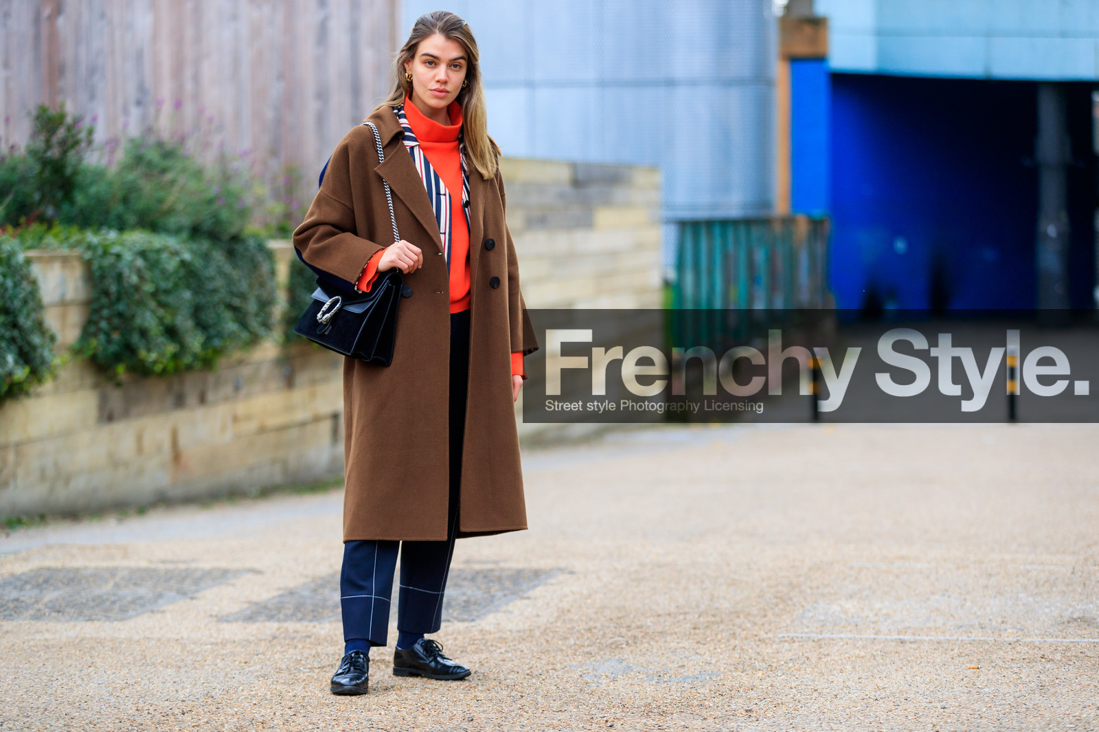 black bag, black shoes, blue jacket, brown coat, graphic pants, gucci, leather bag, leather shoes, navy pant, printed jacket, printed pants, red sweater, striped jacket, trousers, street style, jonathan paciullo, FW, frenchystyle, fashion week, LFW, LONDON, AUTUMN WINTER 2018-2019, AW 18-19, FALL WINTER 2018-2019, FW 18-19, horizontal, atmosphere details, full length