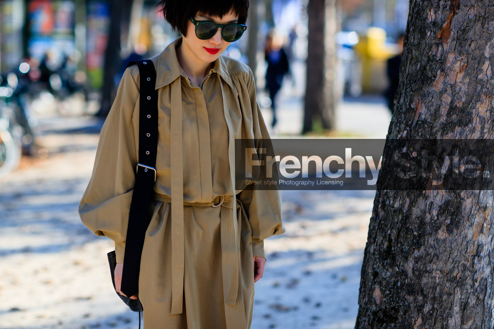 atmosphere details, beige dress, beige shirt, beige skirt, detail, fashion week, frenchystyle, FW, horizontal, jonathan paciullo, PARIS, PFW, SPRING SUMMER 2017, SS 17, street style, sunglasses