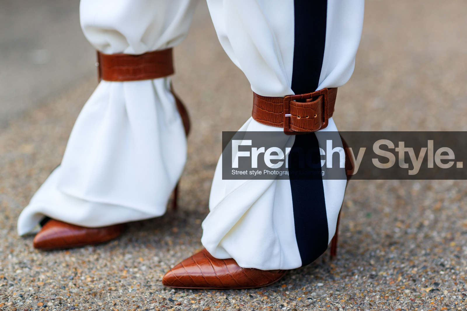 atmosphere details, brown shoes, detail, doina ciobanu, fashion week, frenchystyle, FW, graphic pants, high heels, horizontal, jonathan paciullo, leather shoes, LFW, LONDON, printed pants, SPRING SUMMER 2018, SS 18, street style, striped pants, trousers, white pants
