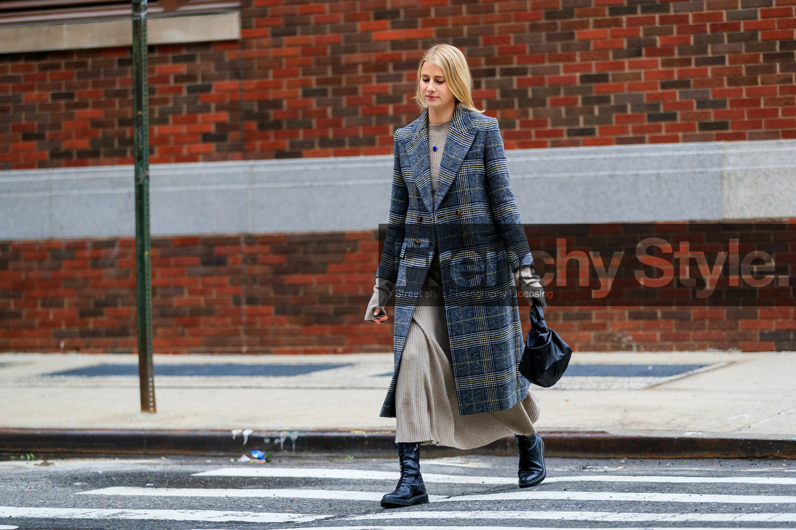 beige dress, black bag, black shoes, checked, graphic jacket, knit dress, leather bag, leather shoes, plaid, printed jacket, street style, jonathan paciullo, FW, frenchystyle, fashion week, NYFW, NEW YORK, AUTUMN WINTER 2018-2019, AW 18-19, FALL WINTER 2018-2019, FW 18-19, atmosphere details, horizontal, full length, laura margaret stoloff