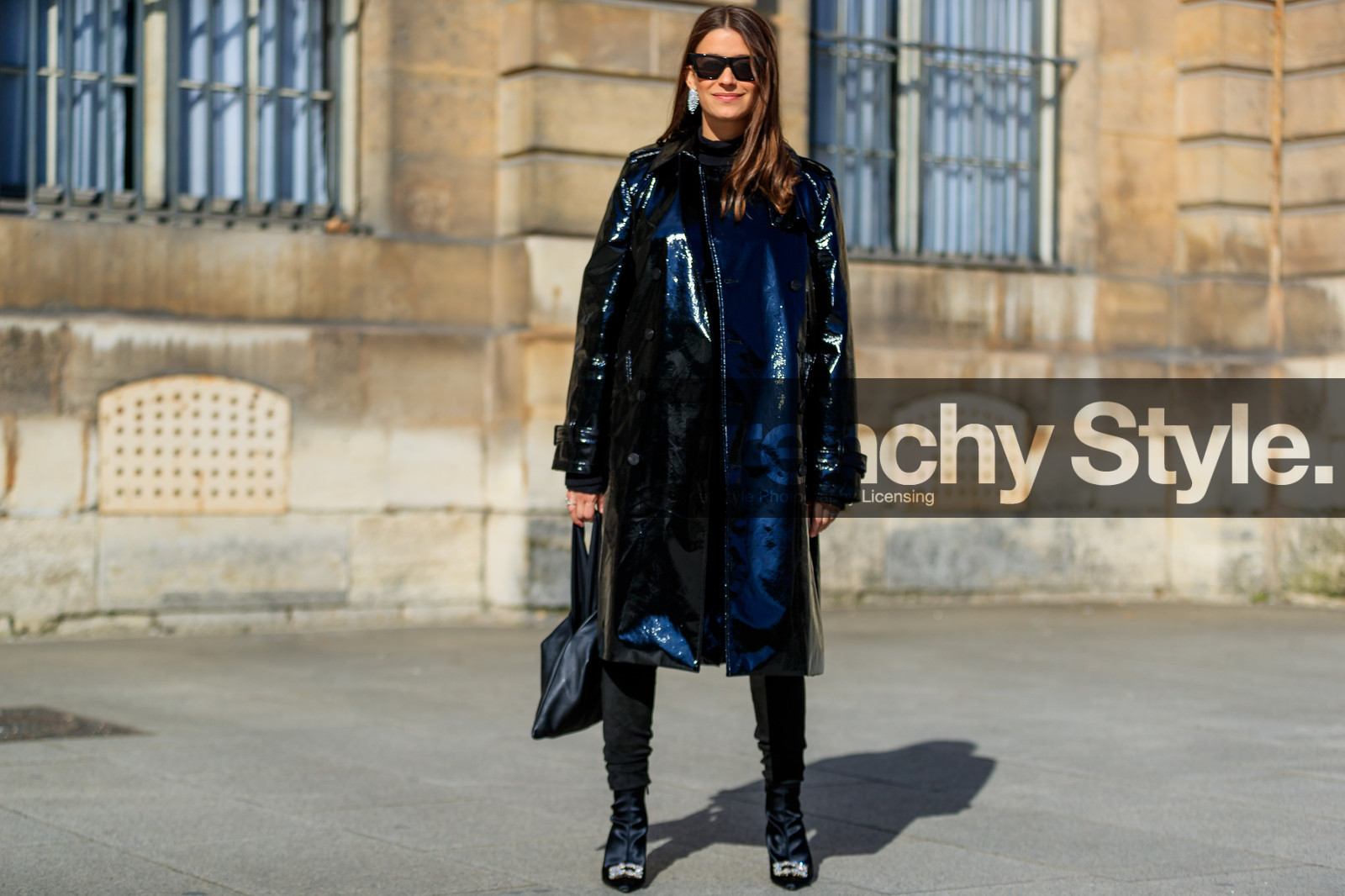 black bag, black coat, black shoes, high heels, leather bag, leather coat, leather shoes, sunglasses, tone on tone, total look black, trousers, street style, jonathan paciullo, FW, frenchystyle, fashion week, PFW, PARIS, AUTUMN WINTER 2018-2019, FALL WINTER 2018-2019, FW 18-19, horizontal, atmosphere details, full length, amanda weiner