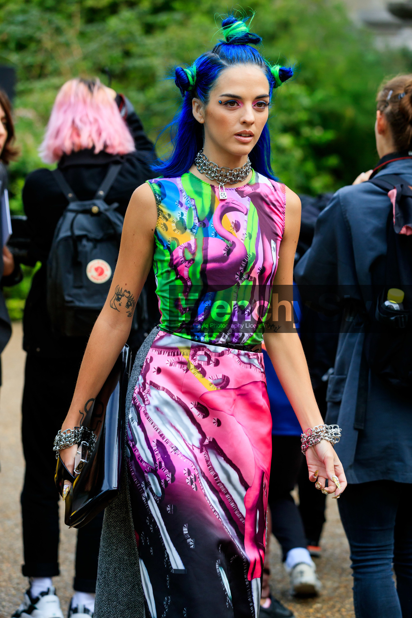 sita abellan, margiela bag, black polish bag, black polish clutch, silvered bracelet, big chain bracelet, nails details, sleeveless dress, multicolor dress, pink dress, green dress, blue dress, blue hair, green hair, bun, silver necklace, silvered necklace, multi necklace, big chain necklace, tight dress, long dress, margiela dress, fashion week, frenchystyle, FW, jonathan paciullo, street style, SPRING SUMMER 2020, SS 20, PFW, PARIS, vertical, full length
