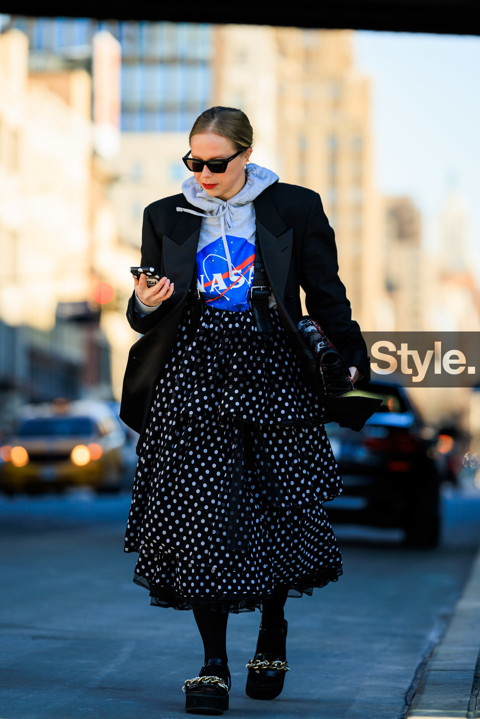 nasa hoodie, grey hoodie, dots skirt, ruffles skirt, black stockings, jw anderson loafers, black loafers, leather loafers, chained loafers, black sunglasses, black blazer, printed handbag, handbag, red lips, iphone, chloe king, street style, jonathan paciullo, FW, frenchystyle, fashion week, NYFW, NEW YORK, AUTUMN WINTER 2022-2023, FALL WINTER 2022_2023, FW 22-23, vertical, full length