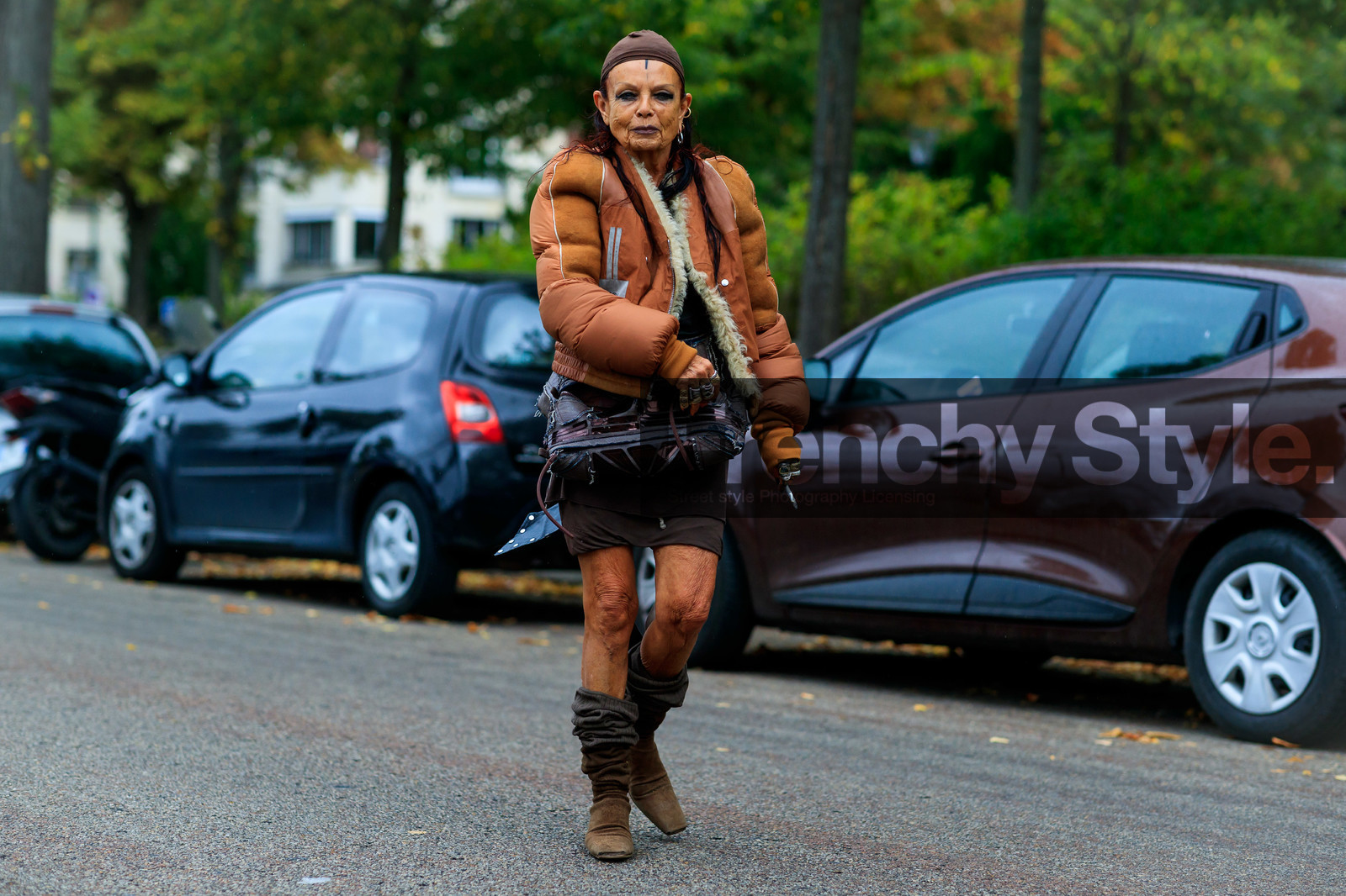michele lamy, rick owens coat, camel coat, camel down jacket, fur coat, brown skirt, mini skirt, multi rings, golden rings, silvered ring, brown leather bag, crossbody bag, used bag, patchwork bag, beige suede boots, squared toed shoes, hair details, fashion week, frenchystyle, FW, jonathan paciullo, street style, SPRING SUMMER 2020, SS 20, PFW, PARIS, horizontal, atmosphere details, full length
