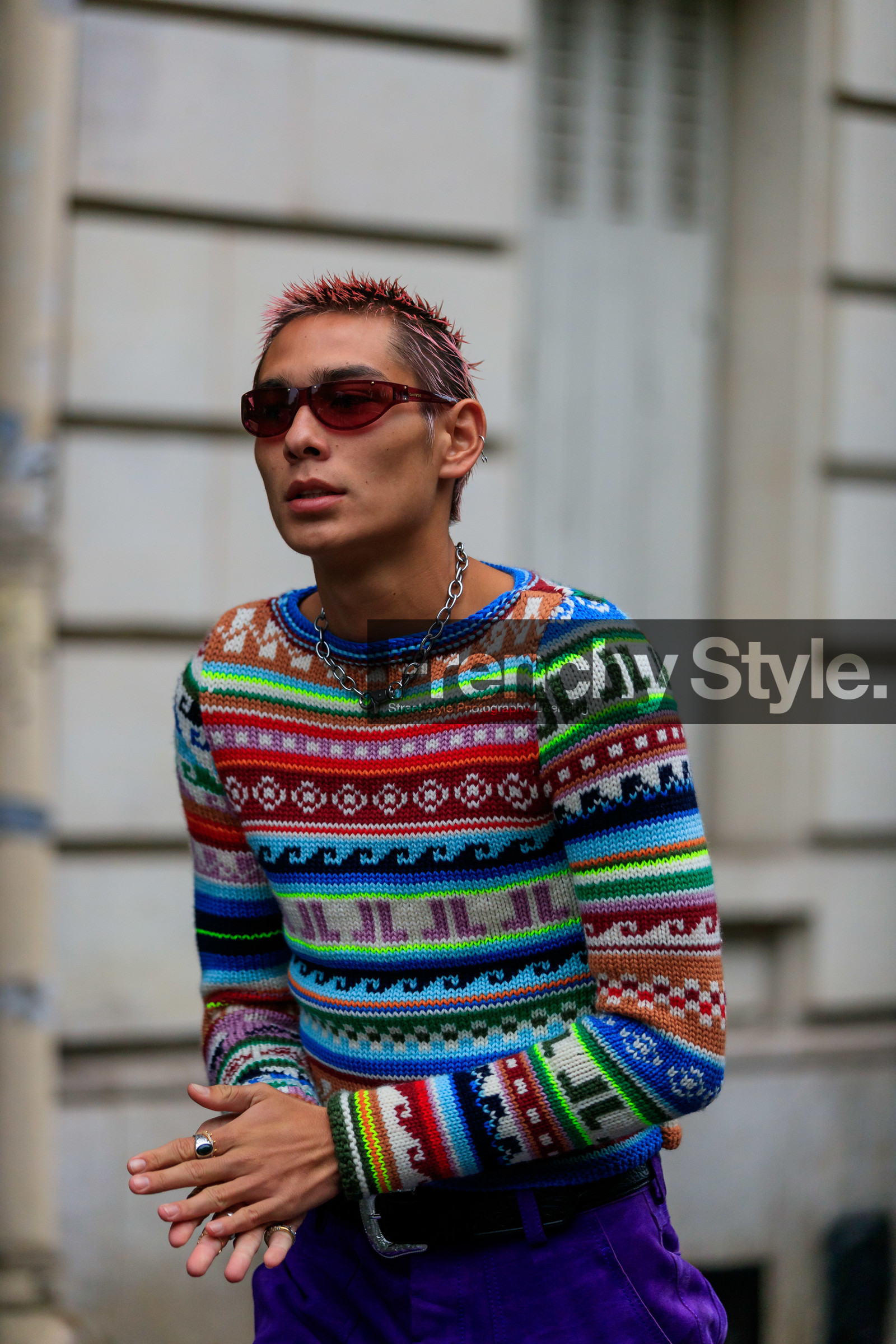 lanvin sunglasses, red sunglasses, futurist shape sunglasses, silvered chain necklace, jacquard pullover, multicolor pullover, neon green pullover, blue pullover, red pullover, pink hair, dyed hair, fashion week, frenchystyle, FW, jonathan paciullo, street style, SPRING SUMMER 2020, SS 20, PFW, PARIS, vertical, atmosphere details, detail