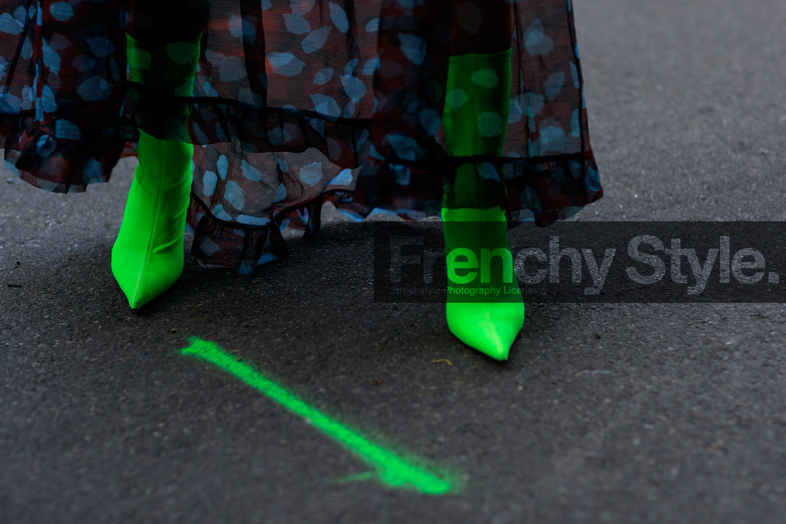 atmosphere details, detail, fashion week, fluo, frenchystyle, FW, graphic dress, green boots, high heels, horizontal, jonathan paciullo, leather shoes, NEW YORK, NYFW, printed dress, SPRING SUMMER 2018, SS 18, street style