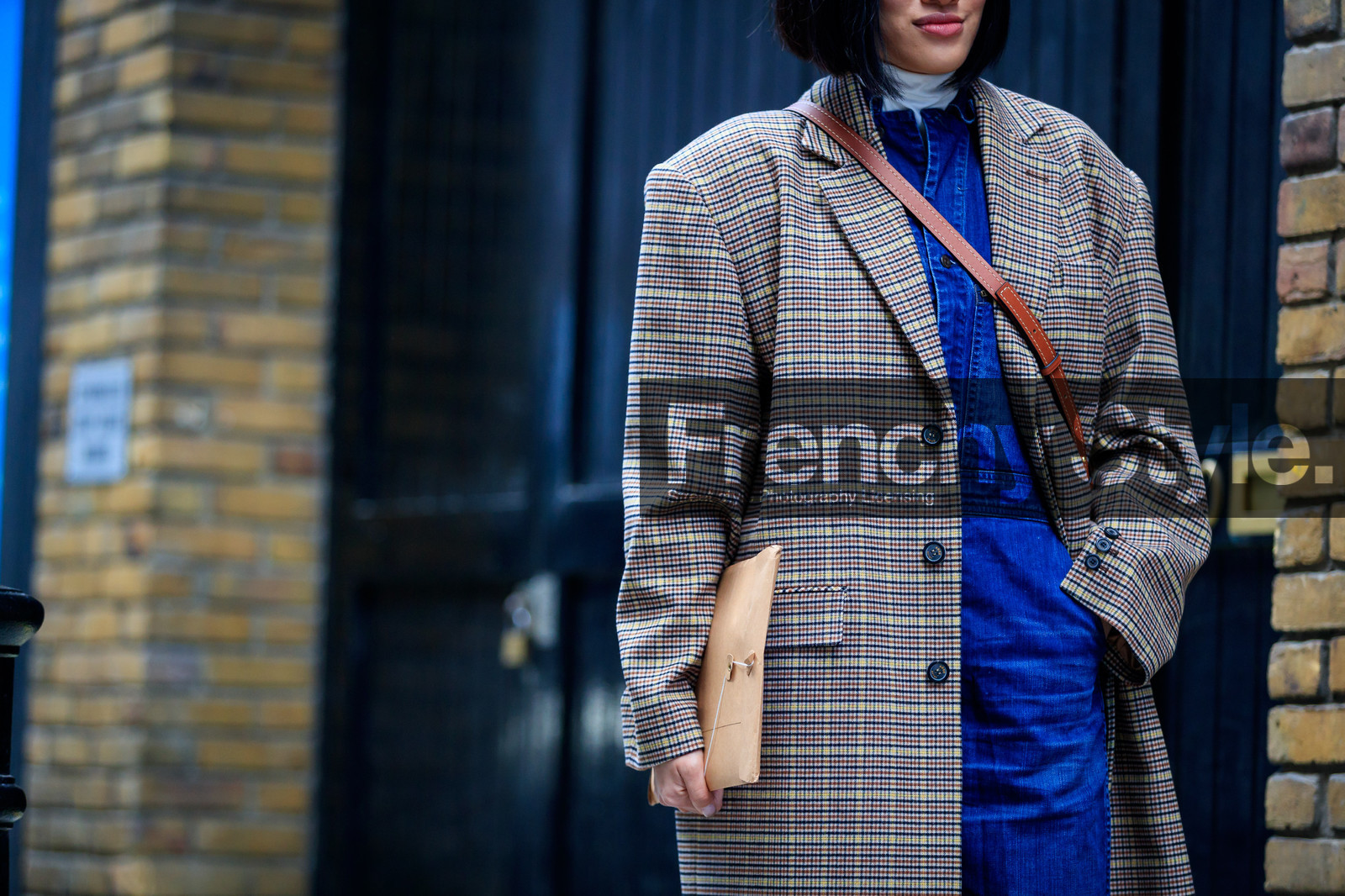 blue denim, brown coat, checked, denim jumpsuit, denim pants, graphic jacket, houndstooth pattern, jeans, plaid, printed jacket, trousers, street style, jonathan paciullo, FW, frenchystyle, fashion week, LFW, LONDON, AUTUMN WINTER 2018-2019, AW 18-19, FALL WINTER 2018-2019, FW 18-19, horizontal, atmosphere details, detail, Tiffany Hsu