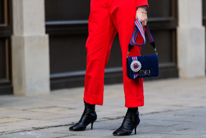 black bag, black shoes, blue bag, embroidered bag, high heels, leather bag, leather shoes, miu miu, red jumpsuit, trousers, street style, jonathan paciullo, FW, frenchystyle, fashion week, LFW, LONDON, AUTUMN WINTER 2018-2019, AW 18-19, FALL WINTER 2018-2019, FW 18-19, horizontal, atmosphere details, detail, thora valdimars