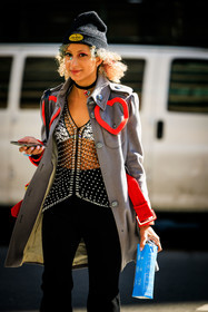 black blunt ville beanie, grey midi blazer, red hearts, embroidered black top, black trousers, just water, choker, iphone, fashion week, frenchystyle, FW, jonathan paciullo, street style, NYFW, NEW YORK, AUTUMN WINTER 2022-2023, FALL WINTER 2022_2023, FW 22-23, vertical, atmosphere details