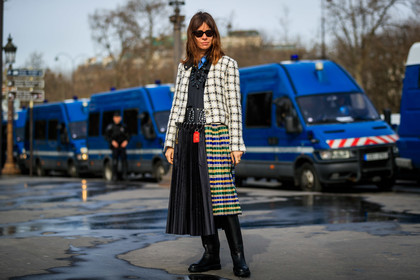 natasha goldenberg, white jacket, tweed jacket, black jacket, black skirt, black leather belt, black leather boots, black polo shirt, blue polo shirt, black sunglasses, celine sunglasses, chopova lowena skirt, chopova lowena belt, pleated skirt, asymetrical skirt, checked skirt, belted skirt, green skirt, blue skirt, yellow skirt, mid long skirt, chanel jacket, flat boots, high boots, fashion week, frenchystyle, FW, jonathan paciullo, street style, PFW, PARIS, horizontal, atmosphere details, full length