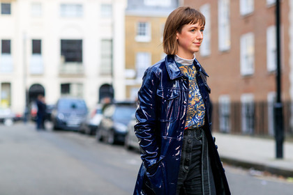 black denim, blue coat, denim pants, graphic top, jeans, leather coat, printed top, trench coat, trousers, vinyl, street style, jonathan paciullo, FW, frenchystyle, fashion week, LFW, LONDON, AUTUMN WINTER 2018-2019, AW 18-19, FALL WINTER 2018-2019, FW 18-19, horizontal, atmosphere details, detail