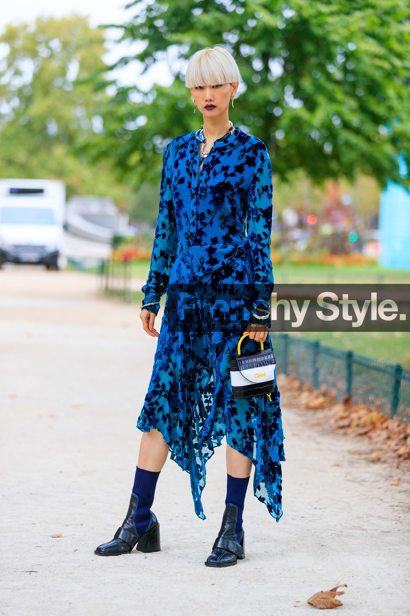 chloe necklace, chloe bag, black leather bag, black leather boots, white leather bag, animal skin bag, hand bag, blue boots, socks boots, blue dress, brocart dress, black dress, floral embroidered dress, velvet dress, silk dress, long sleeves dress, button dress, drape dress, split dress, asymmetrical dress, chloe look, chloe dress, fashion week, frenchystyle, FW, jonathan paciullo, street style, SPRING SUMMER 2020, SS 20, PFW, PARIS, vertical, full length