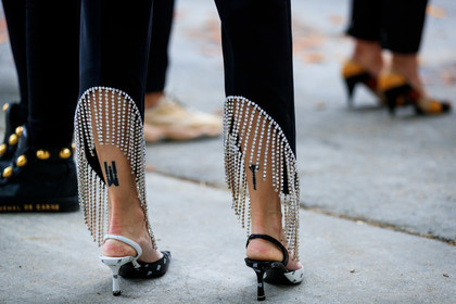 legs detail, shoes detail, close up detail, cropped pants, fringe pants, strassed pants, alexander wang shoes, black leather shoes, white leather shoes, sling back shoes, kitten heels shoes, monogrammed shoes, back details, fashion week, frenchystyle, FW, jonathan paciullo, street style, SPRING SUMMER 2020, SS 20, PFW, PARIS, horizontal, atmosphere details, detail