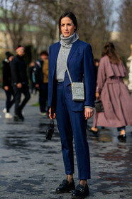 astrid boutrot, navy blue jacket, navy blue pants, turtleneck pullover, light grey pullover, strassed bag, crossbody bag, silvered bag, box bag, square shape bag, black socks, black leather loafers, fishnet socks, fashion week, frenchystyle, FW, jonathan paciullo, street style, PFW, PARIS, vertical, full length