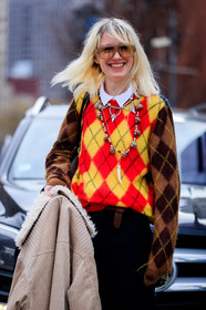 beige jacket, brown belt, checked, checked sweater, corduroy, fur collar, navy pants, necklace, plaid, red sweater, sunglasses, tartan, trousers, yellow sweater, street style, jonathan paciullo, FW, frenchystyle, fashion week, NYFW, NEW YORK, AUTUMN WINTER 2018-2019, AW 18-19, FALL WINTER 2018-2019, FW 18-19, vertical, atmosphere details, detail, phoebe arnold