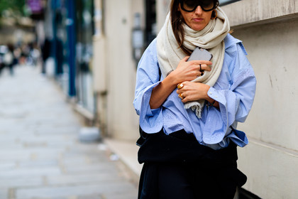 atmosphere details, blue shirt, detail, fashion week, frenchystyle, FW, horizontal, jonathan paciullo, PARIS, PFW, rings, SPRING SUMMER 2017, SS 17, street style, sunglasses, white scarf