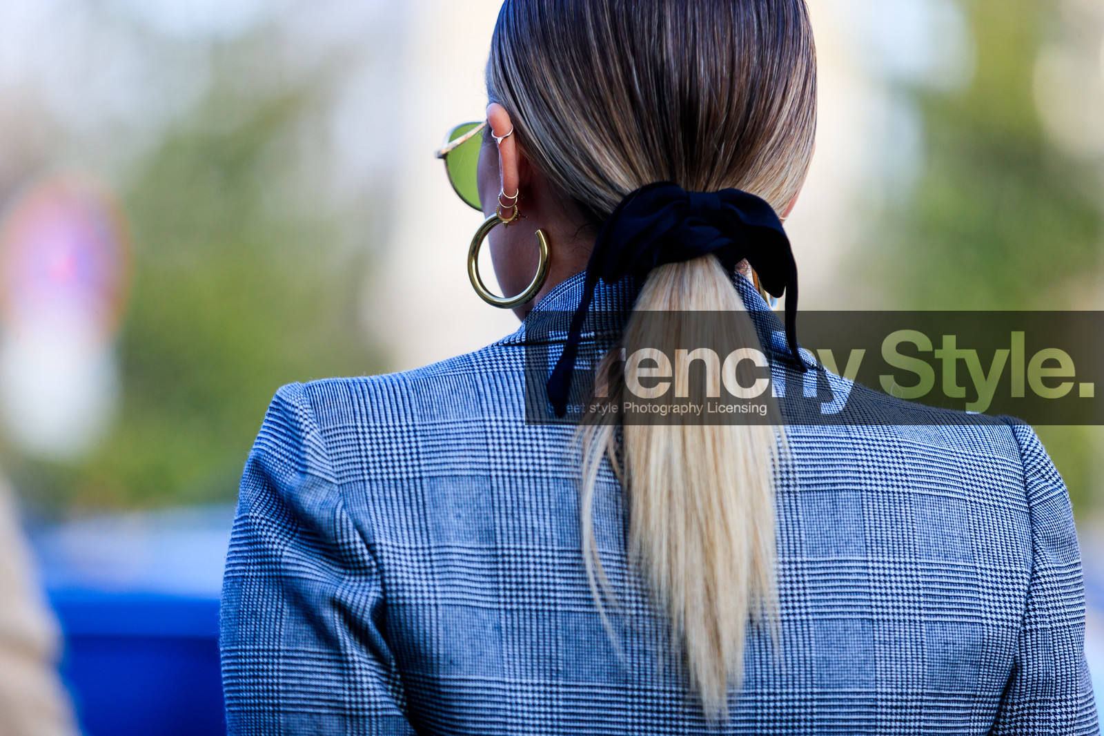 blazer, checked, earrings, graphic jacket, grey jacket, houndstooth pattern, plaid, ponytail, printed jacket, sunglasses, street style, jonathan paciullo, FW, frenchystyle, fashion week, PFW, PARIS, AUTUMN WINTER 2018-2019, FALL WINTER 2018-2019, FW 18-19, horizontal, atmosphere details