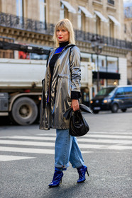 black bag, blue boots, blue denim, denim pants, high heels, jeans, leather bag, leather shoes, off white, silver jacket, trousers, varnished leather shoes, street style, jonathan paciullo, FW, frenchystyle, fashion week, PFW, PARIS, AUTUMN WINTER 2018-2019, FALL WINTER 2018-2019, FW 18-19, vertical, full length