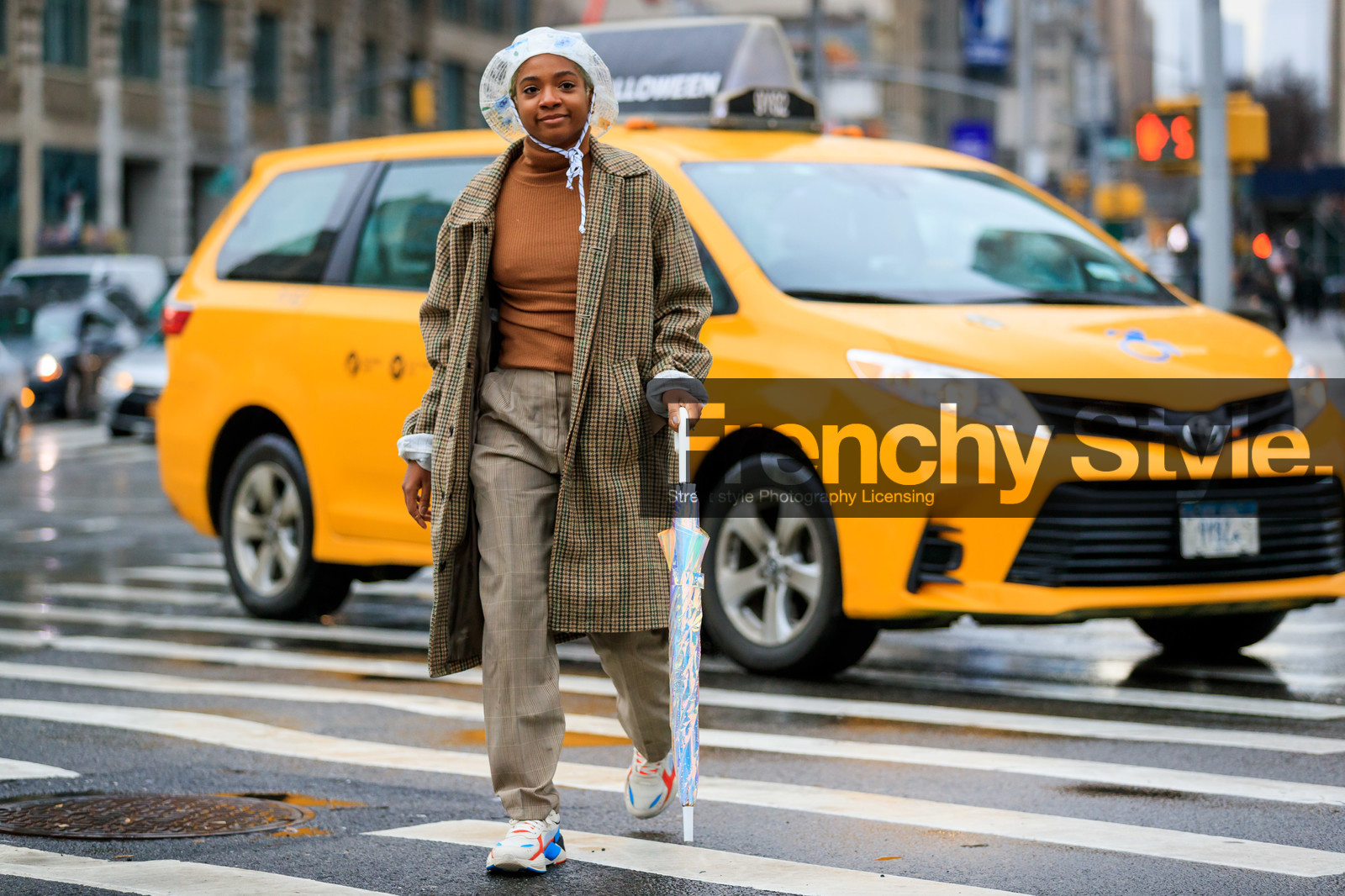 brown coat, brown pants, brown sweater, checked, graphic jacket, leather shoes, plaid, printed jacket, trousers, umbrella, white hat, white sneakers, street style, jonathan paciullo, frenchystyle, NYFW, NEW YORK, AUTUMN WINTER 2019-2020, AW 19-20, FALL WINTER 2019-2020, FW 19-20, fashion week, FW, atmosphere details, horizontal, full length