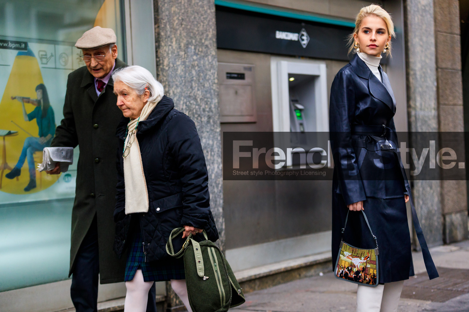 black coat, graphic bag, high boots, leather bag, leather coat, printed bag, turtleneck sweater, white boots, white sweater, fashion week, frenchystyle, FW, jonathan paciullo, street style, MFW, MILAN, AUTUMN WINTER 2018-2019, FALL WINTER 2018-2019, FW 18-19, horizontal, atmosphere details, caro daur