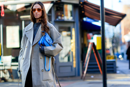 beige coat, blue bag, fun sunglasses, leather bag, suede bag, sunglasses, trench coat, fashion week, frenchystyle, FW, jonathan paciullo, street style, LFW, LONDON, AUTUMN WINTER 2018-2019, AW 18-19, FALL WINTER 2018-2019, FW 18-19, horizontal, atmosphere details, detail, erika boldrin