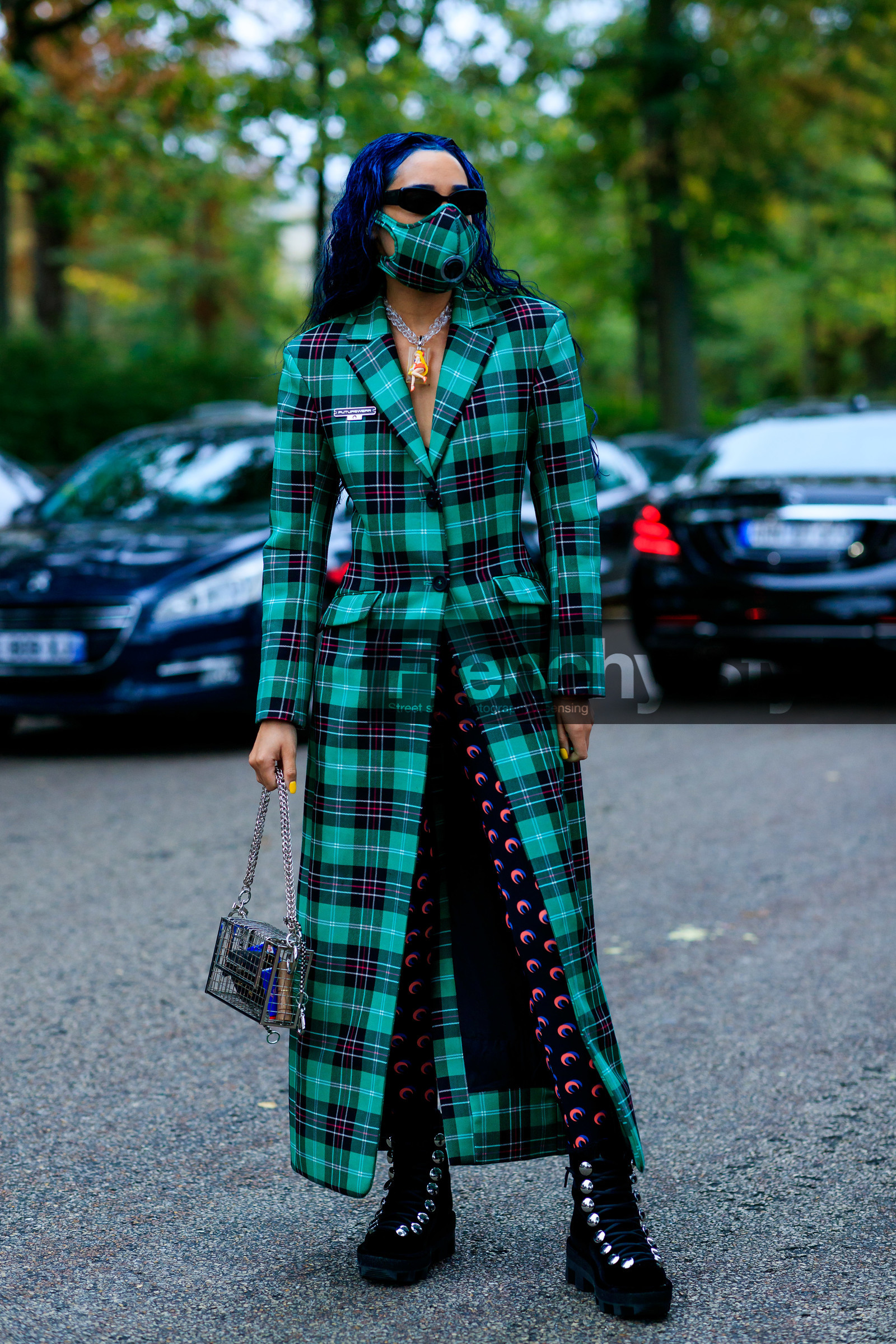 aleali may, blue hair, dyed hair, square shape glasses, futurist shape sunglasses, green coat, checked coat, plaid jacket, green mask, checked mask, marine serre look, marine serre coat, marine serre mask, plastic necklace, marine serre pants, monogrammed pants, black pants, blue pants, red pants, printed pants, laced boots, black suede boots, silvered bag, box bag, fashion week, frenchystyle, FW, jonathan paciullo, street style, SPRING SUMMER 2020, SS 20, PFW, PARIS, vertical, full length
