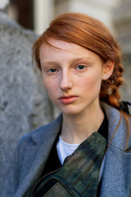 fanny pack, green bag, grey coat, leather bag, red head, street style, jonathan paciullo, FW, frenchystyle, fashion week, LFW, LONDON, AUTUMN WINTER 2018-2019, AW 18-19, FALL WINTER 2018-2019, FW 18-19, vertical, atmosphere details, detail, portrait, model