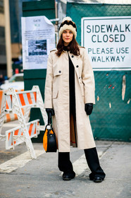 aymeline valade, beige coat, beige hat, black gloves, black pants, black shoes, camel bag, leather bag, leather gloves, leather shoes, model, trousers, street style, jonathan paciullo, frenchystyle, NYFW, NEW YORK, AUTUMN WINTER 2019-2020, AW 19-20, FALL WINTER 2019-2020, FW 19-20, fashion week, FW, vertical, full length
